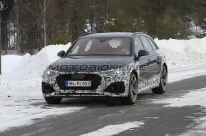 Audi RS4 Avant foto spia 13 marzo 2019 - 12