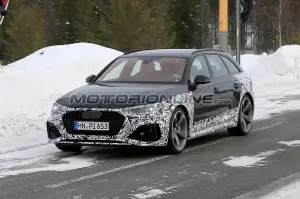 Audi RS4 Avant foto spia 13 marzo 2019 - 13