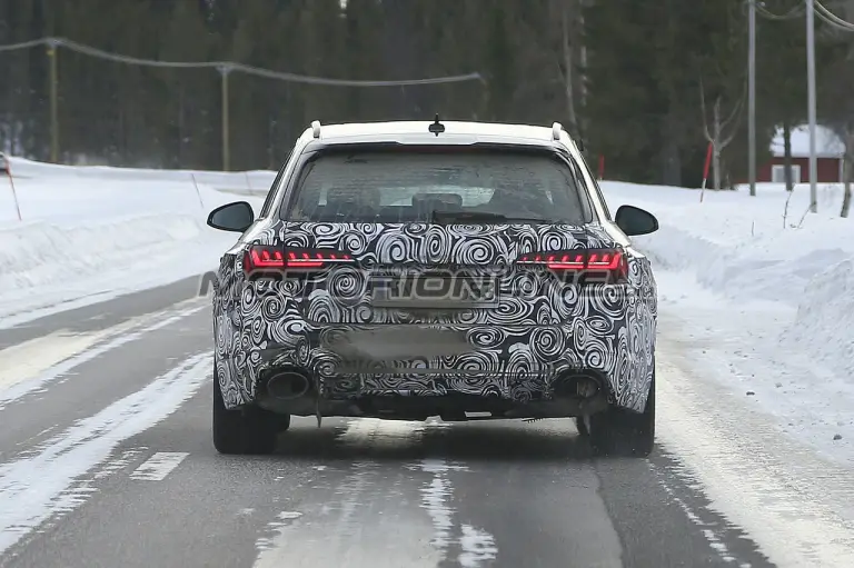 Audi RS4 Avant foto spia 13 marzo 2019 - 21