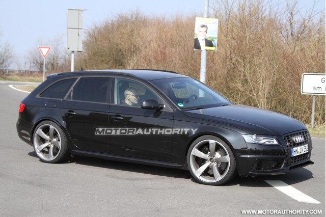 Audi RS4 Avant spy