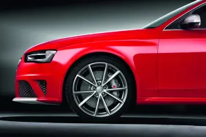 Audi RS4 Avant - 6