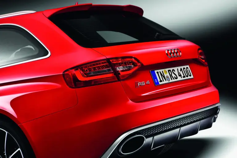 Audi RS4 Avant - 7