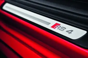 Audi RS4 Avant - 16