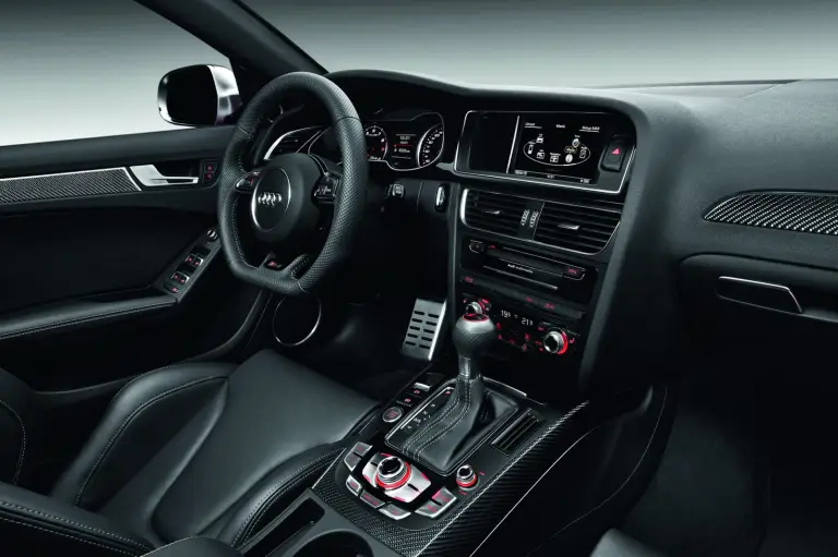 Audi RS4 Avant - 18