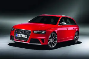 Audi RS4 Avant - 33