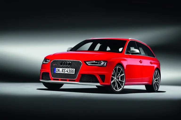 Audi RS4 Avant - 35