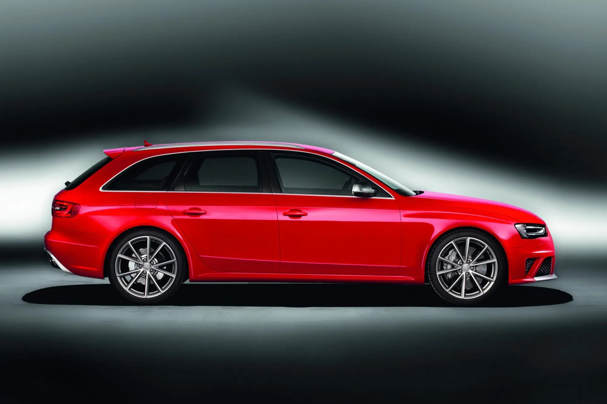 Audi RS4 Avant - 36