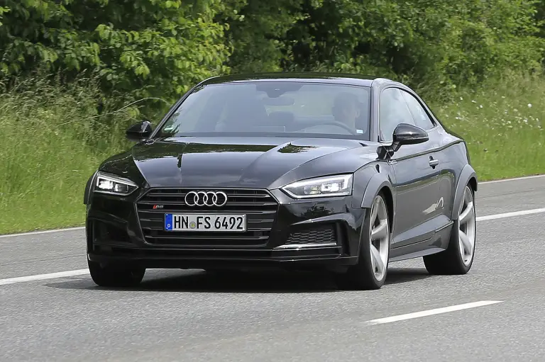 Audi RS5 foto spia giugno 2016 - 1