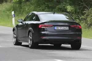 Audi RS5 foto spia giugno 2016 - 6