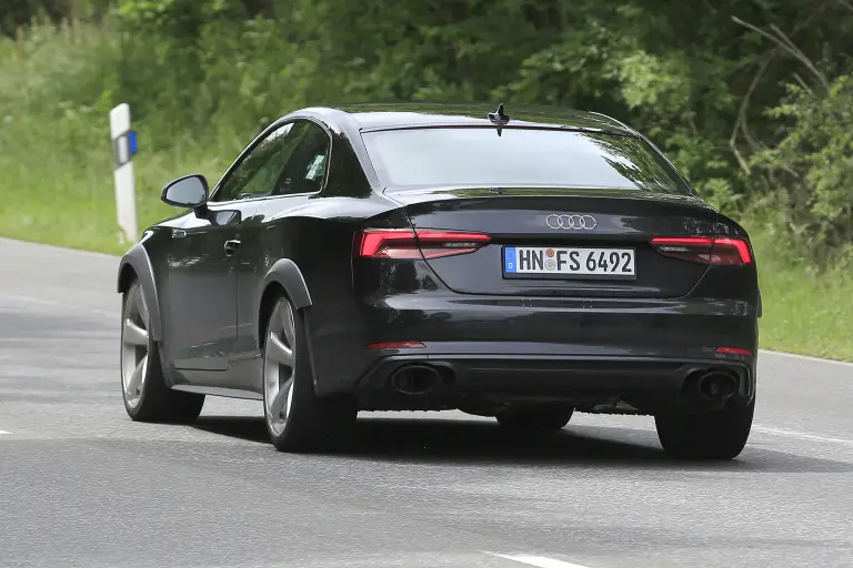 Audi RS5 foto spia giugno 2016 - 6