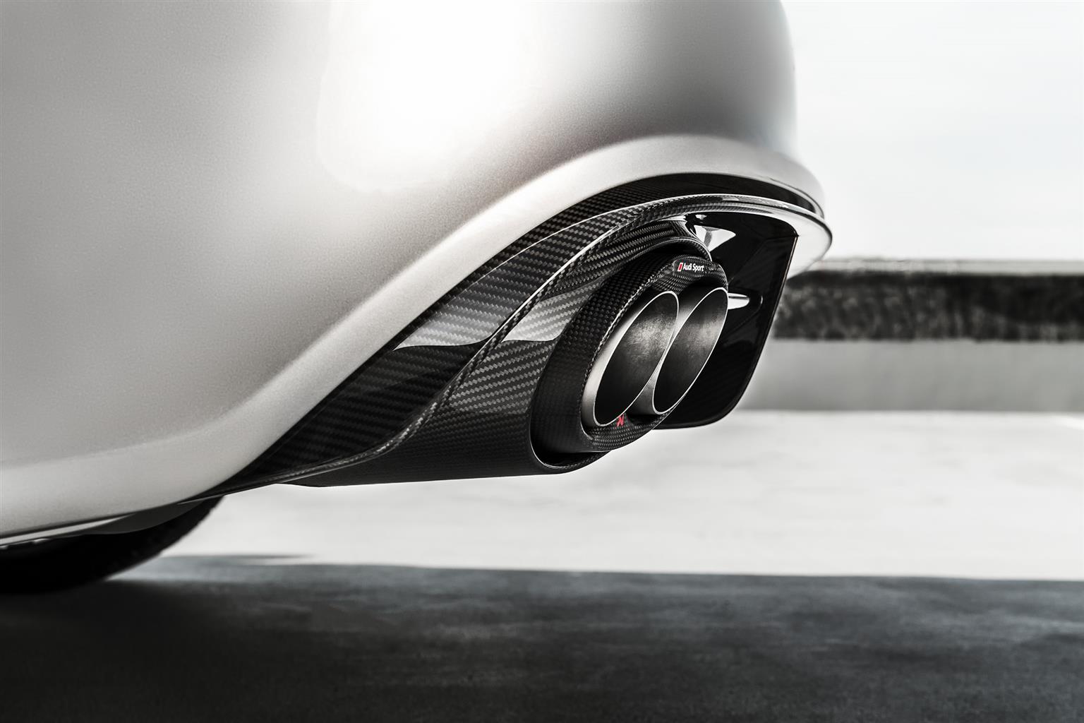 Audi RS6 e RS7 con impianto di scarico Akrapovic