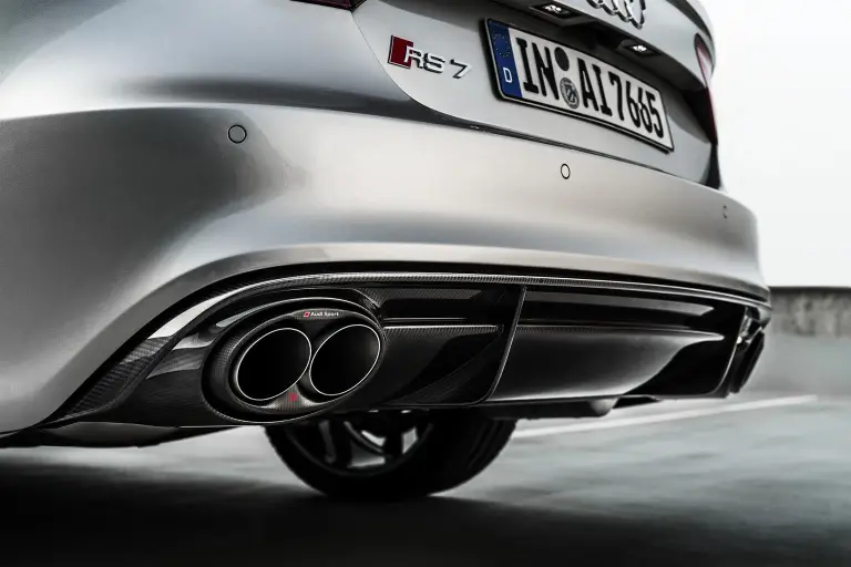 Audi RS6 e RS7 con impianto di scarico Akrapovic - 2