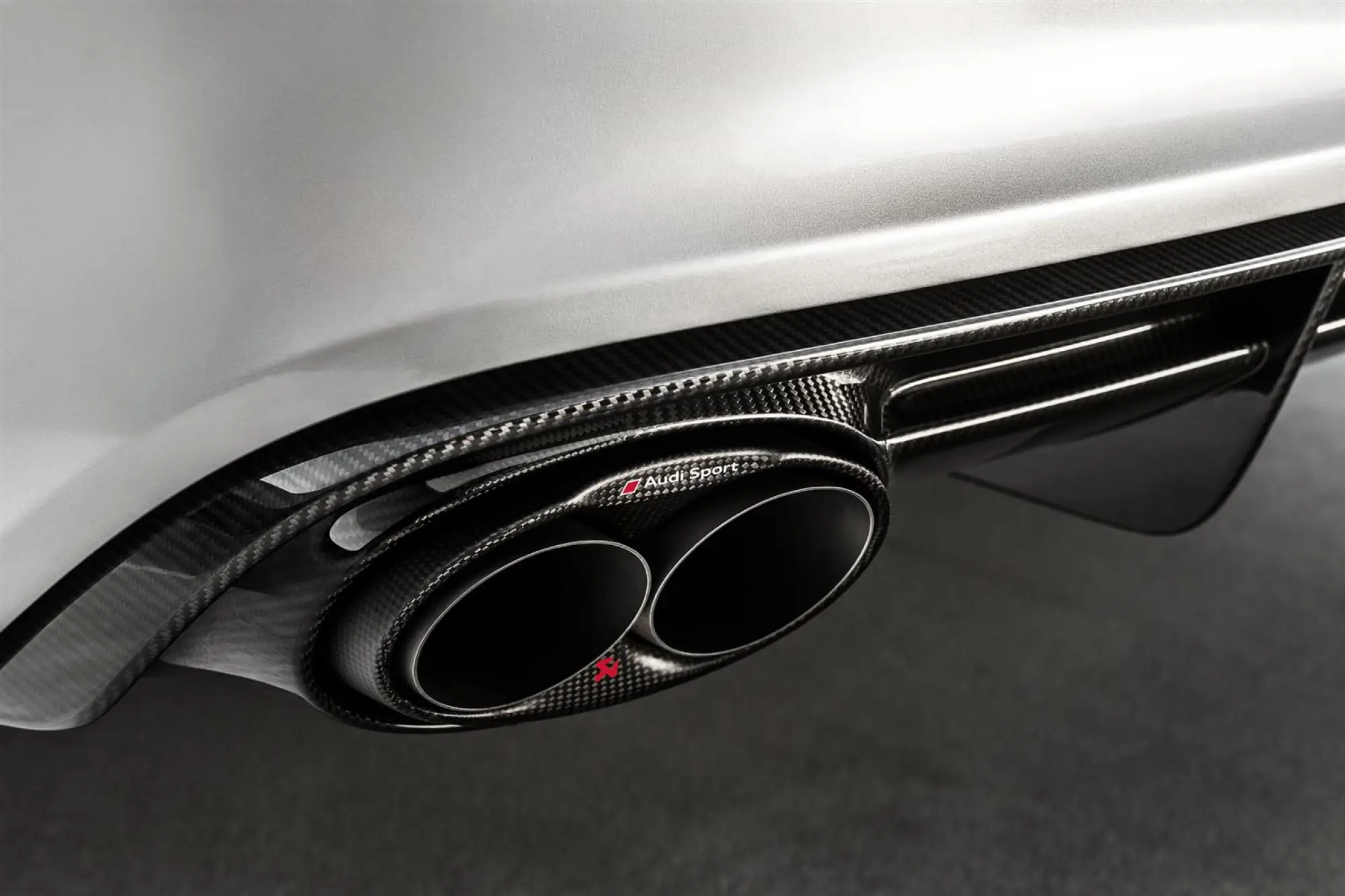 Audi RS6 e RS7 con impianto di scarico Akrapovic - 4