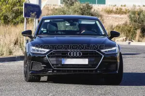 Audi RS7 Sportback 2019 muletto - Foto spia 24-11-2017