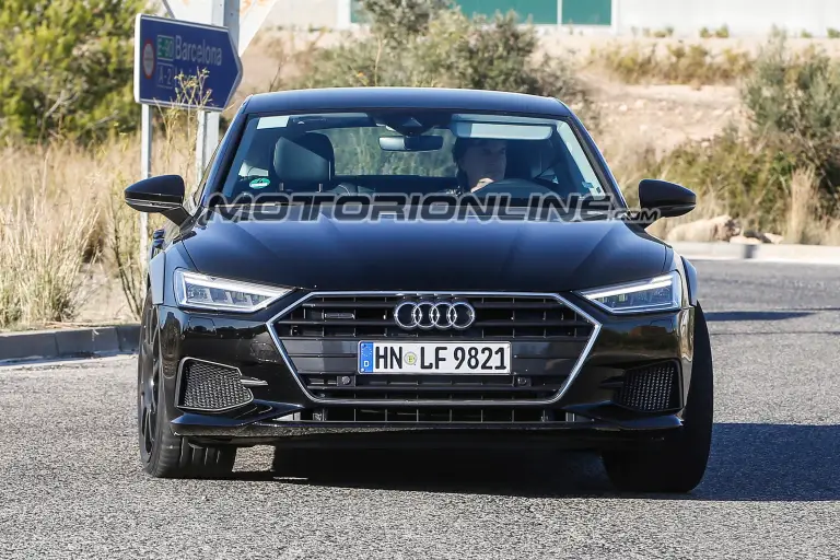 Audi RS7 Sportback foto spia 4 maggio 2018 - 1