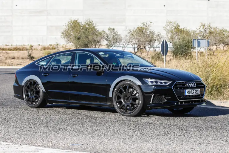 Audi RS7 Sportback foto spia 4 maggio 2018 - 5