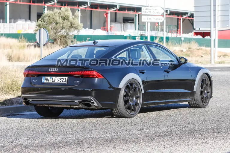 Audi RS7 Sportback foto spia 4 maggio 2018 - 10