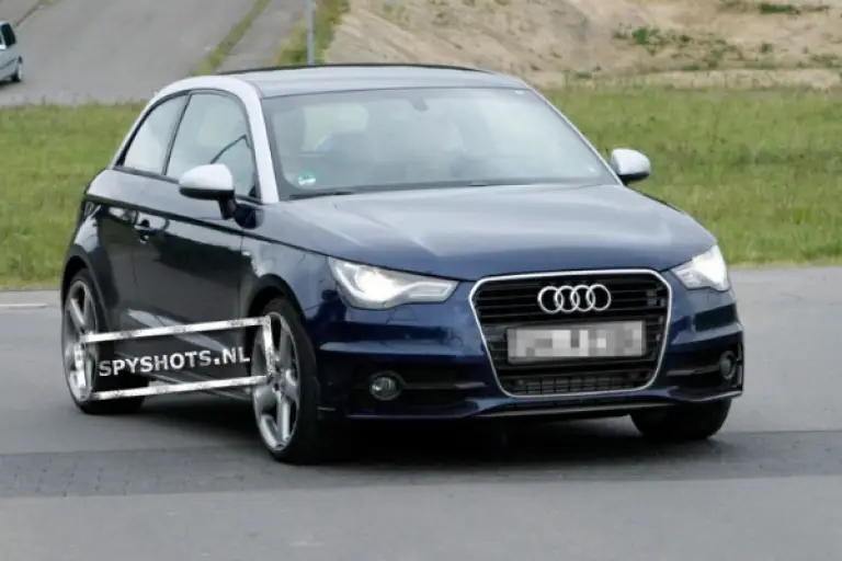 Audi S1 foto spia - 1