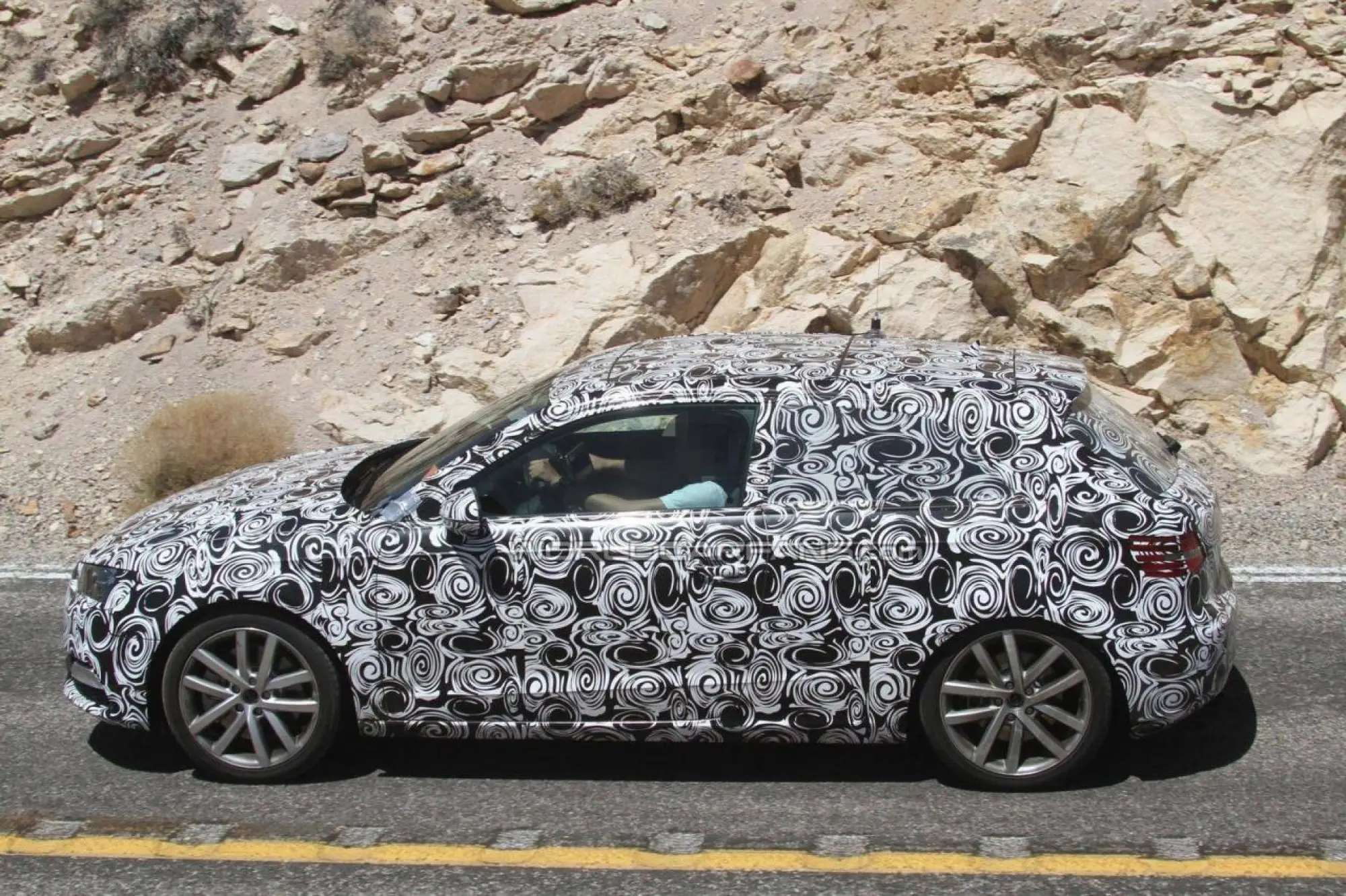 Audi S3 2012 foto spia agosto 2011 - 5