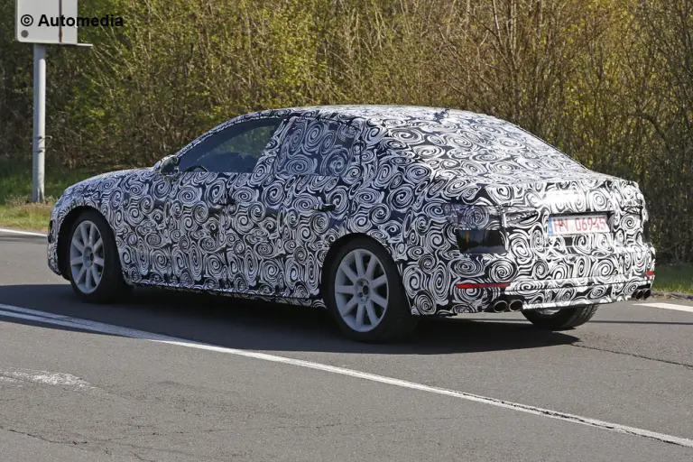 Audi S4 Sedan e S4 Avant 2017 - Foto spia 22-04-2015 - 13