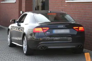 Audi S5 facelift 2012 - Foto spia 09-04-2011 - 1