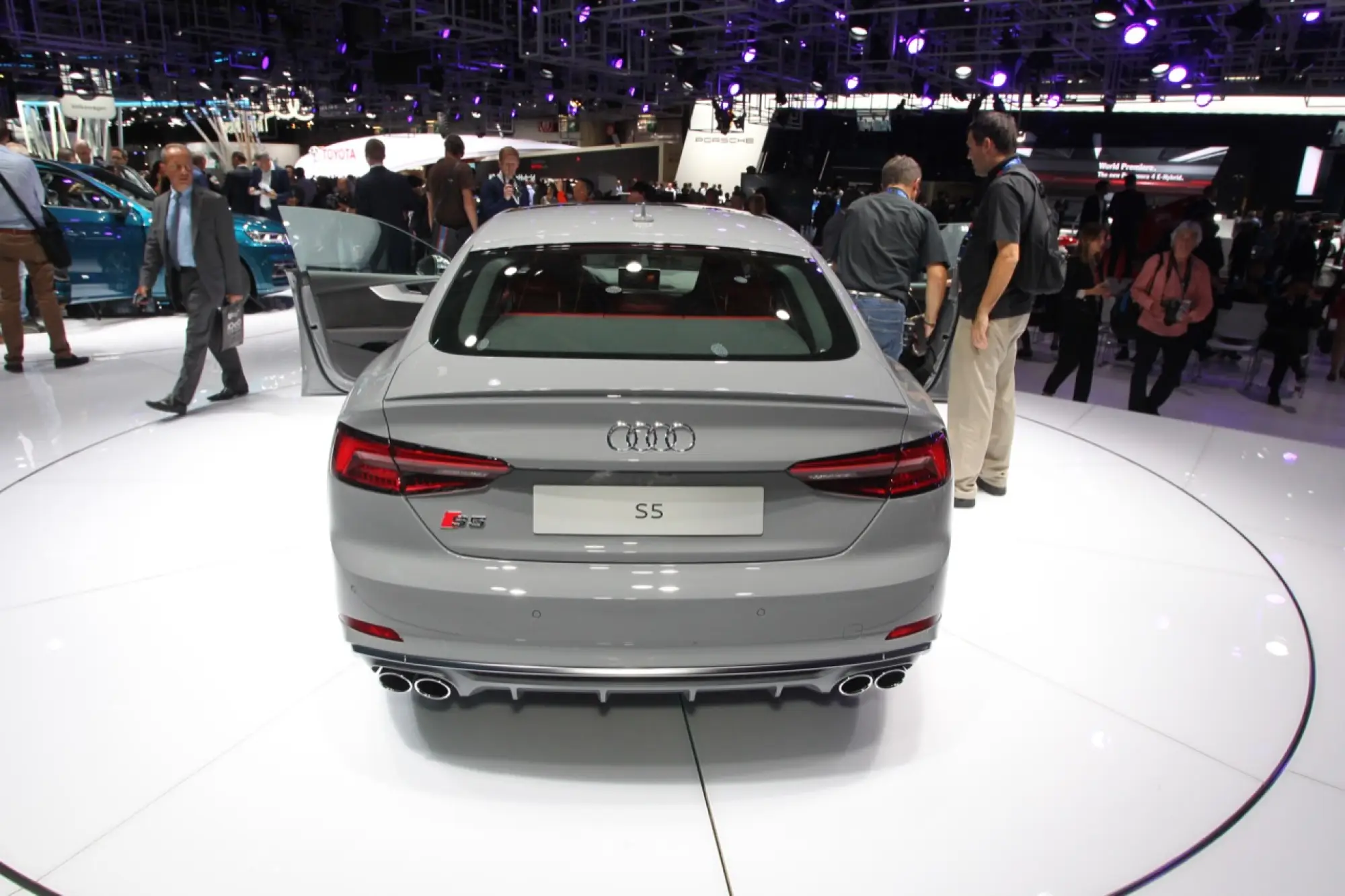 Audi S5 Sportback foto live - Salone di Parigi 2016  - 3