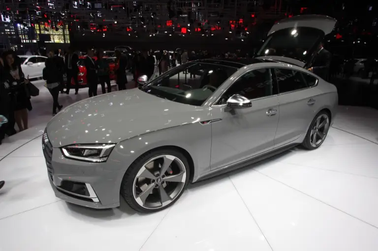 Audi S5 Sportback foto live - Salone di Parigi 2016 - 6