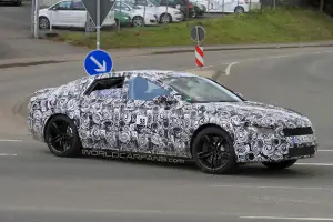 Audi S7: foto spia