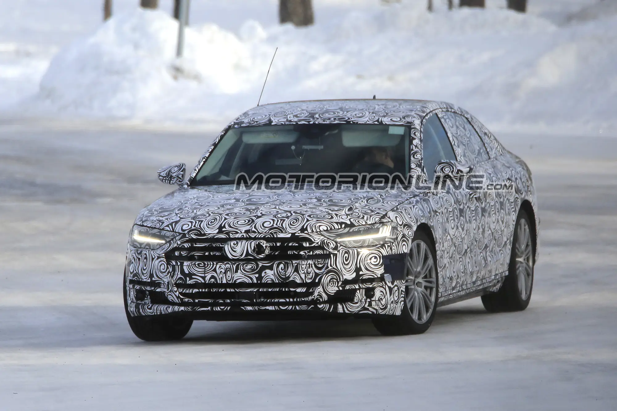 Audi S8 foto spia 8 marzo 2017 - 1