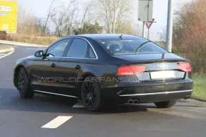 Audi S8 foto spia