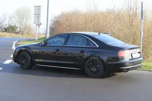 Audi S8 foto spia - 3