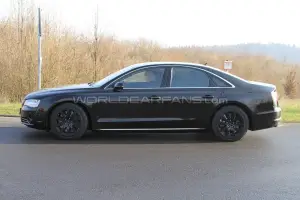 Audi S8 foto spia - 4