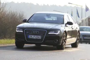 Audi S8 foto spia - 6