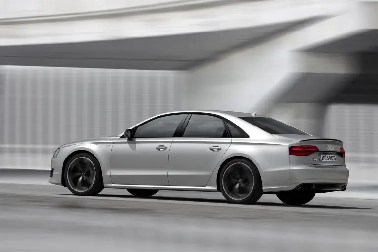 Audi S8 plus - 4