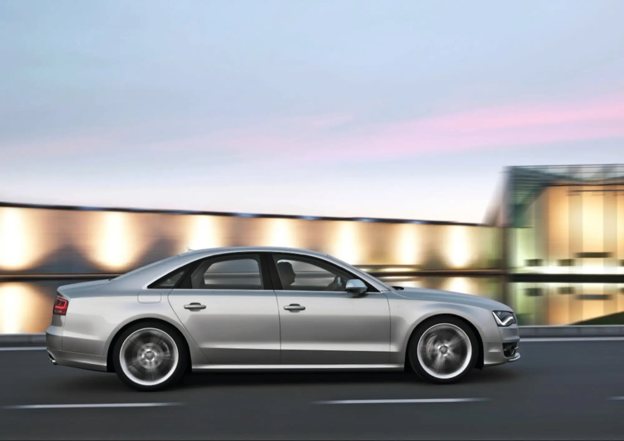 Audi S8, uscita estate 2012 - 1