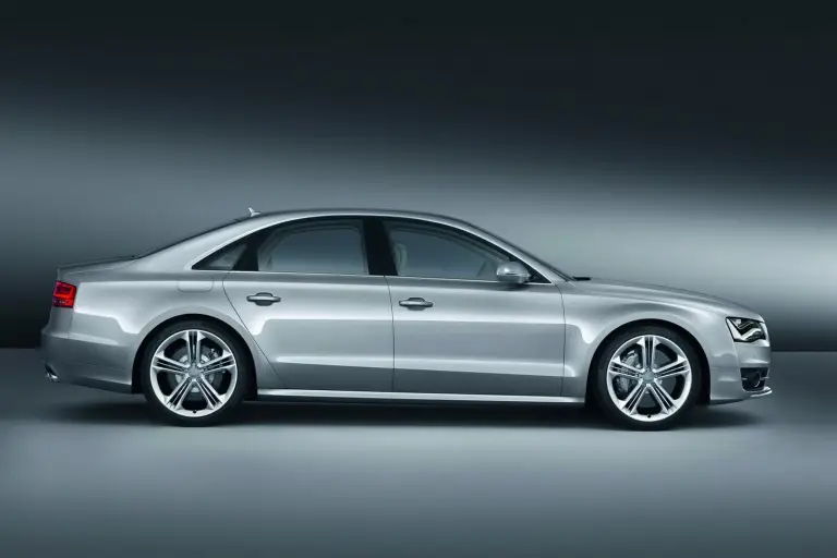 Audi S8 - 4