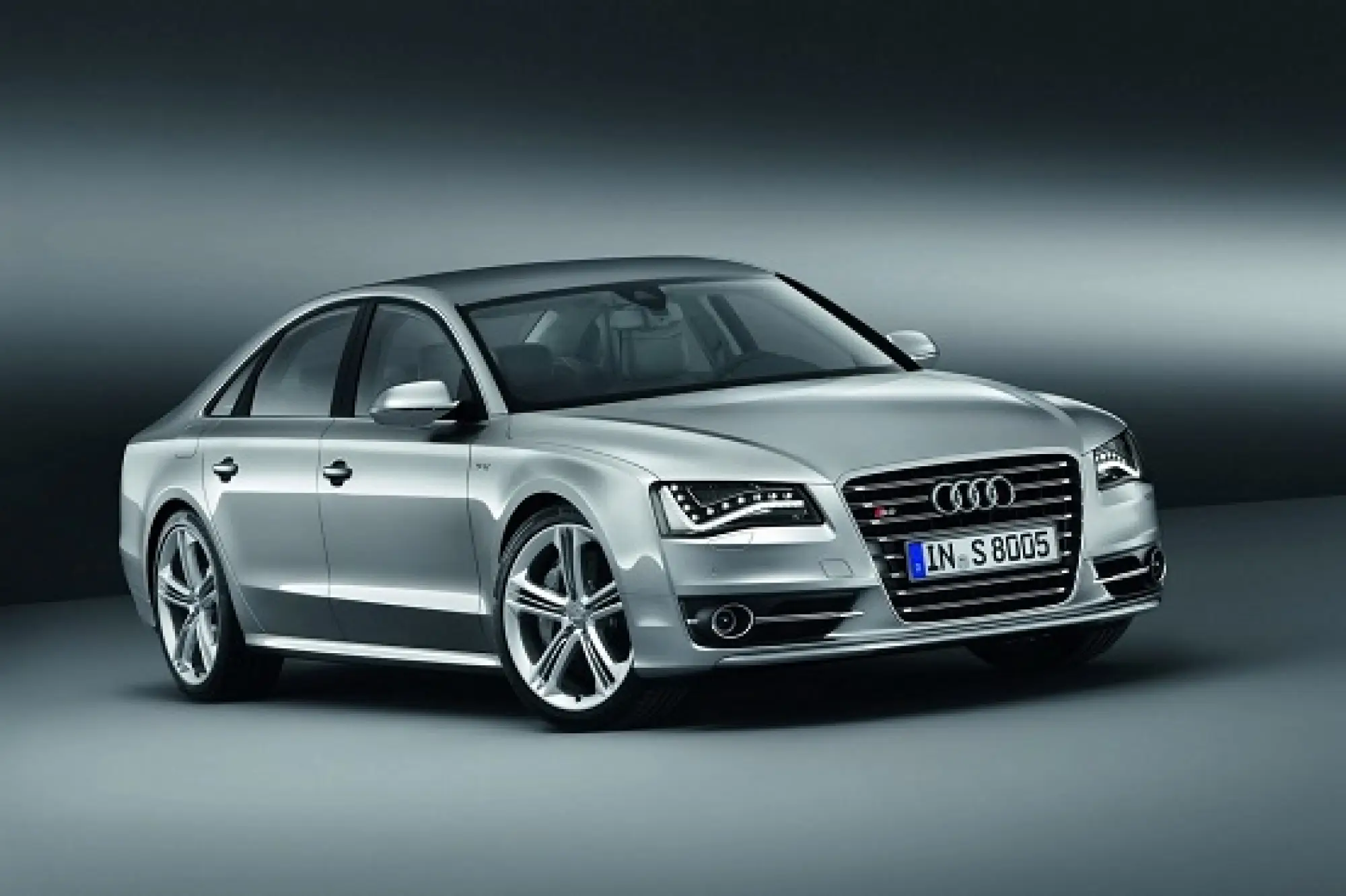 Audi S8 - 1