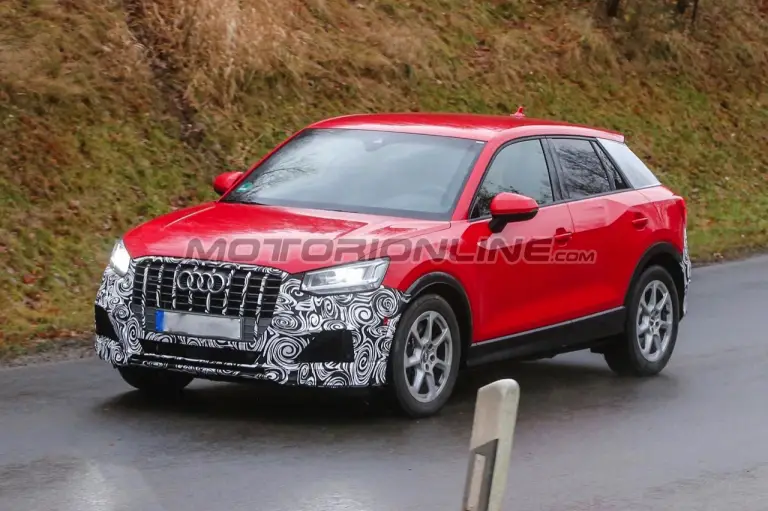 Audi SQ2 - Foto spia 07-12-2017 - 3