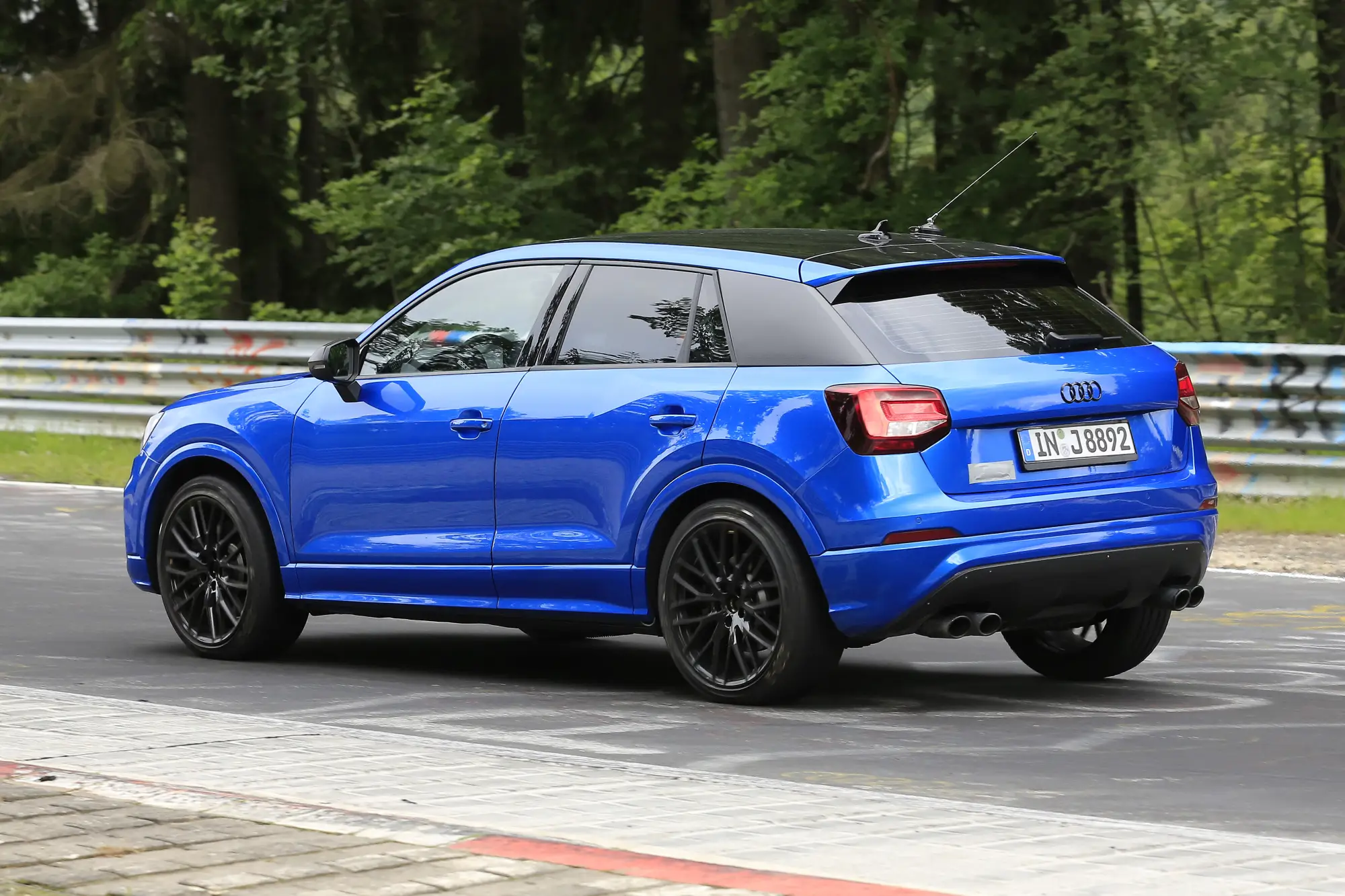 AUDI SQ2 - foto spia - 6
