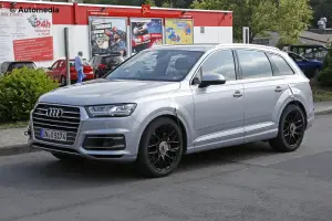 Audi SQ7 - Foto spia 17-06-2015