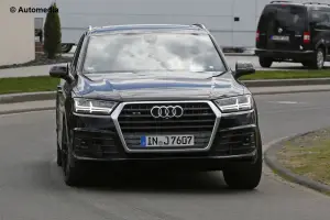 Audi SQ7 - Foto spia 20-05-2015