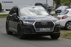 Audi SQ7 - Foto spia 20-05-2015 - 2