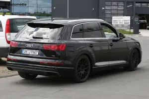 Audi SQ7 - Foto spia 20-05-2015 - 5