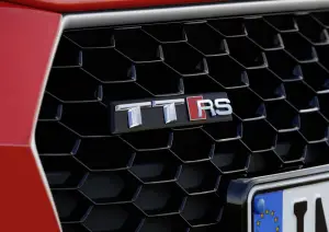 Audi TT RS Coupe e Audi TT RS Roadster