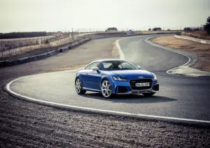Audi TT RS Coupe e Audi TT RS Roadster