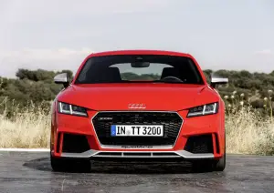Audi TT RS Coupe e Audi TT RS Roadster