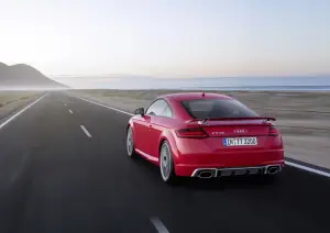 Audi TT RS Coupe e Audi TT RS Roadster
