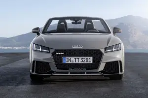 Audi TT RS Coupe e Audi TT RS Roadster