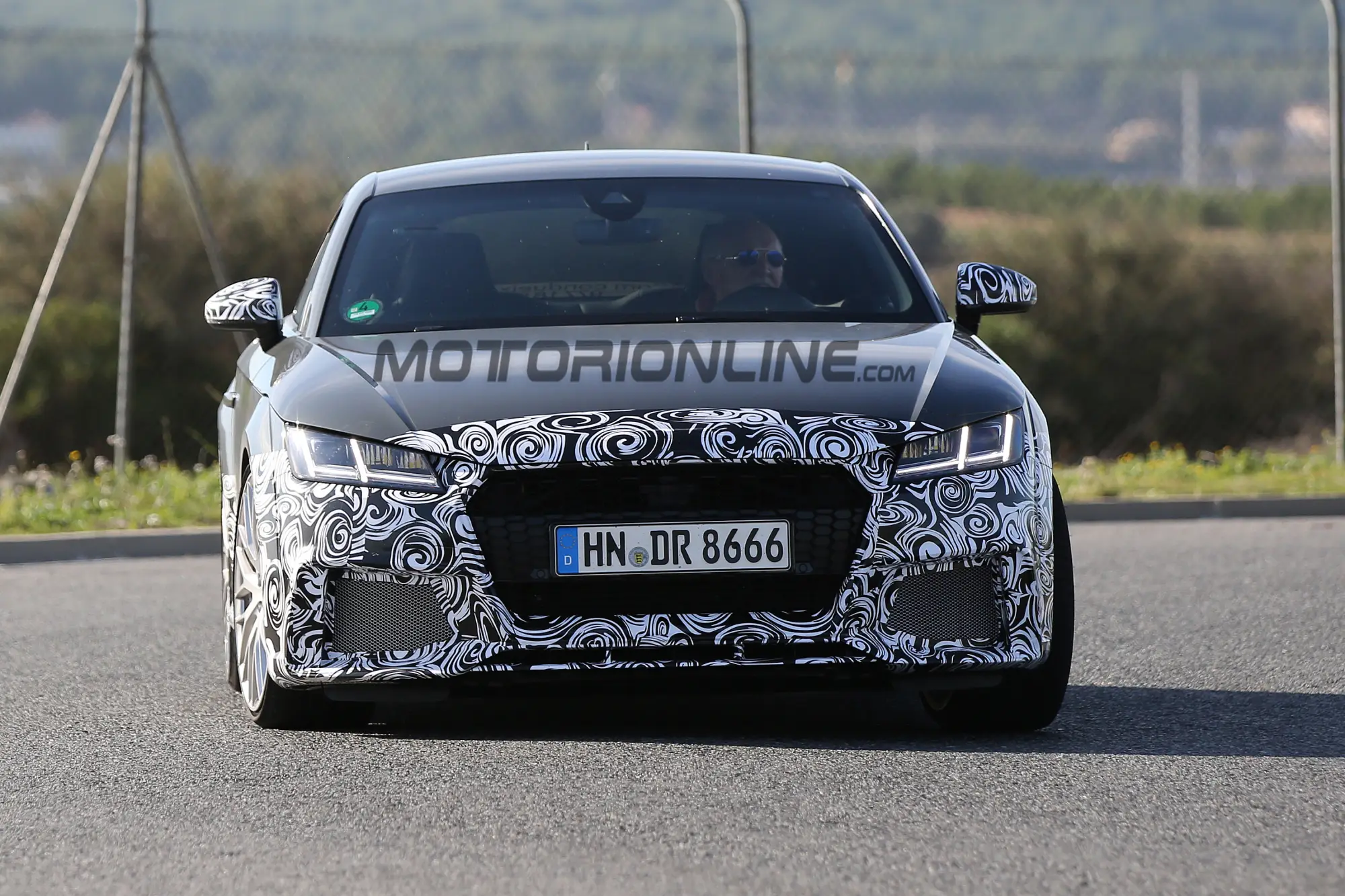 Audi TT RS Coupe e Roadster 2016 - Foto spia 15-03-2016 - 1