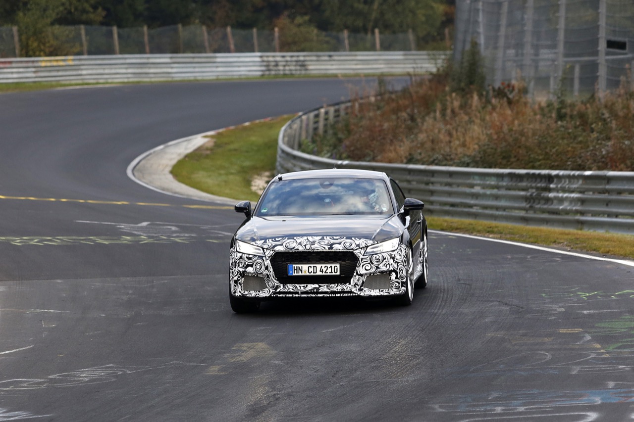Audi TT RS - foto spia (ottobre 2015)